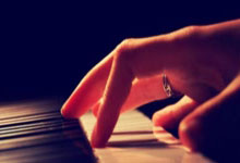 开云体育登录-灰熊鏖战立陶宛男篮，麦科勒姆绝境逆转：篮球梦的坚守与奇迹