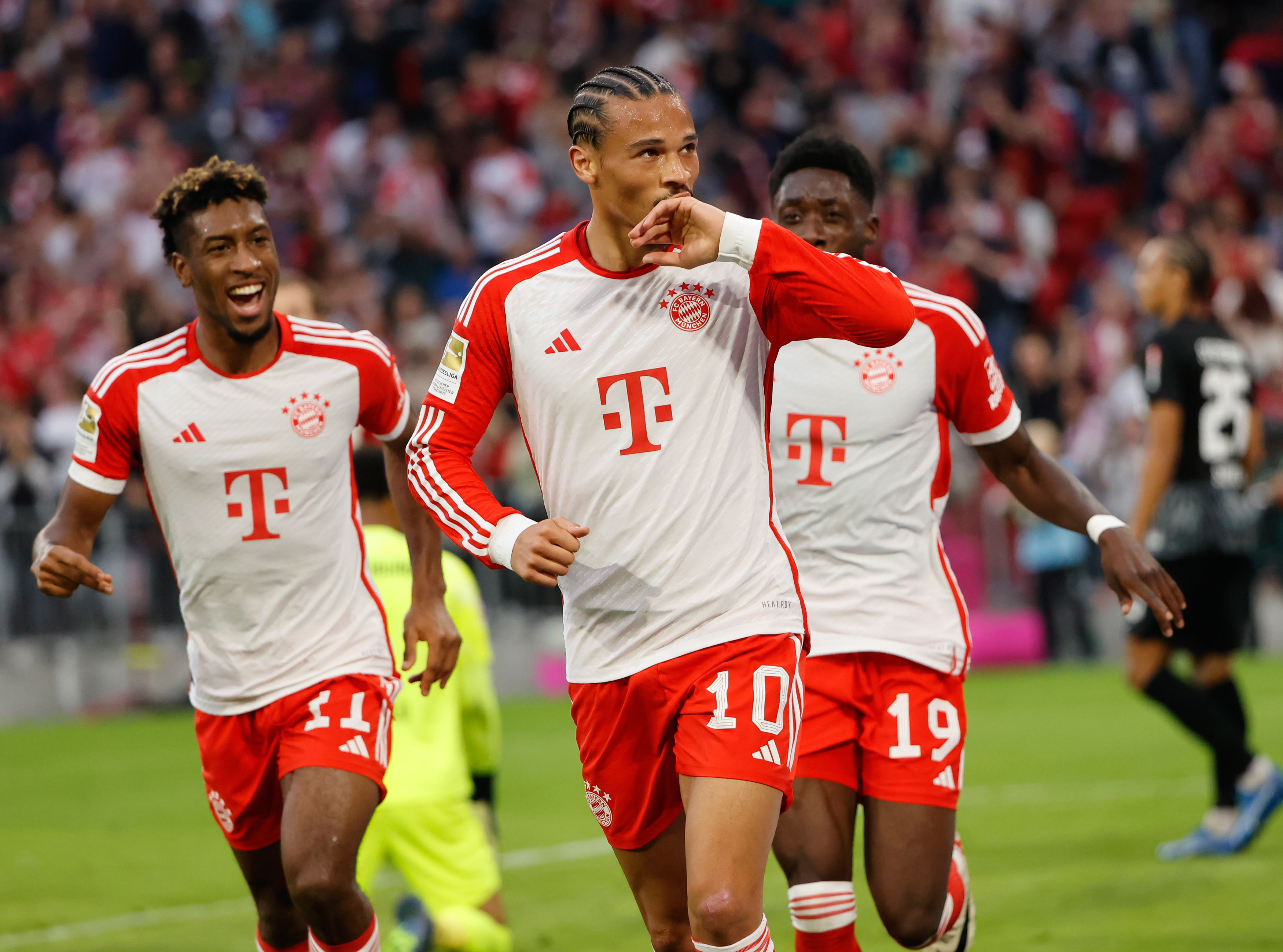 包含巴萨战胜拜仁：西甲豪门击败德甲豪门的词条